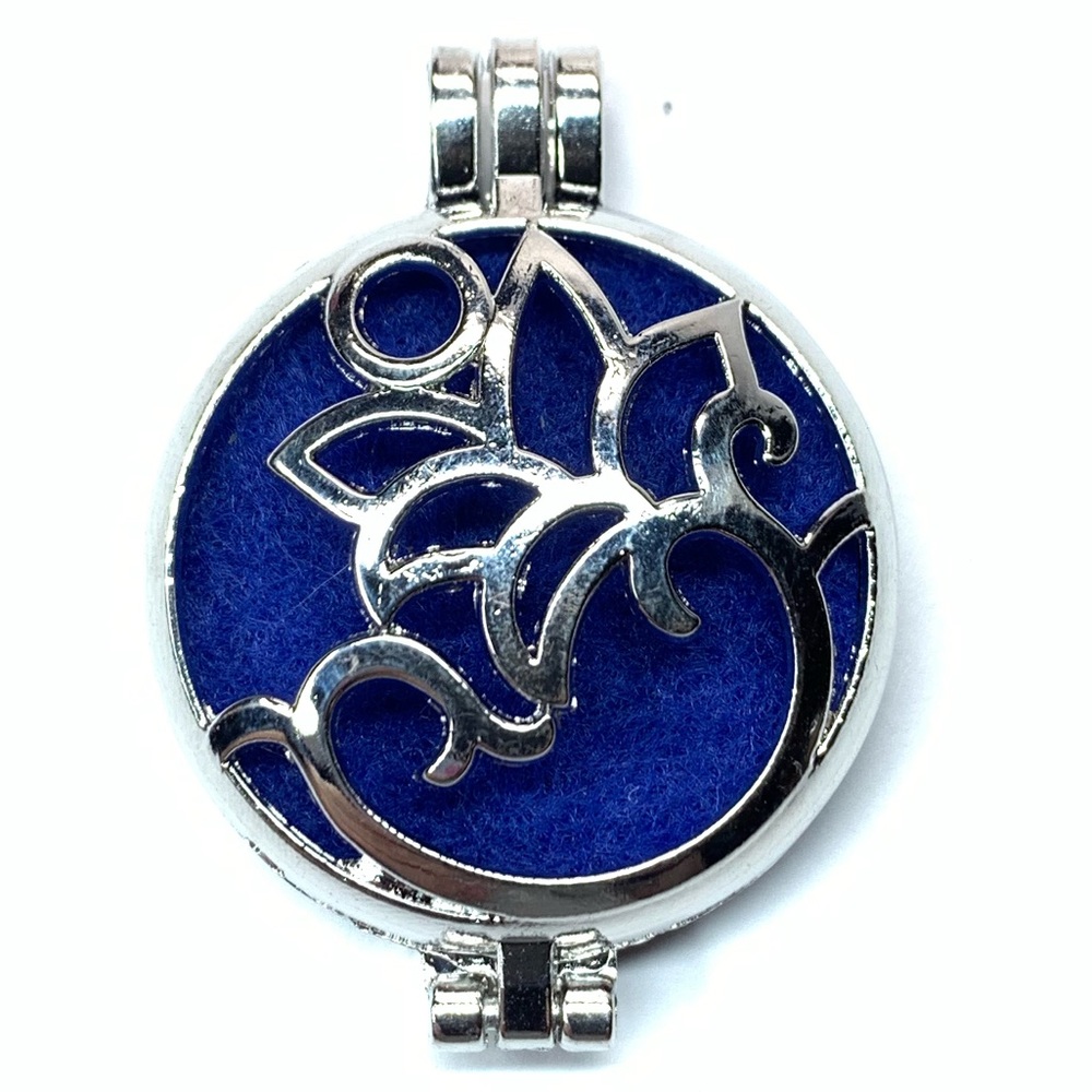 😍 Filigreed Essential Oil Diffuser Pendant 👀